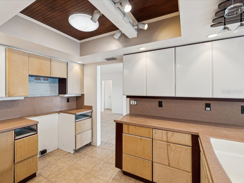 11549 48th Avenue N Saint Petersburg FL 33708 TB8456178 image12