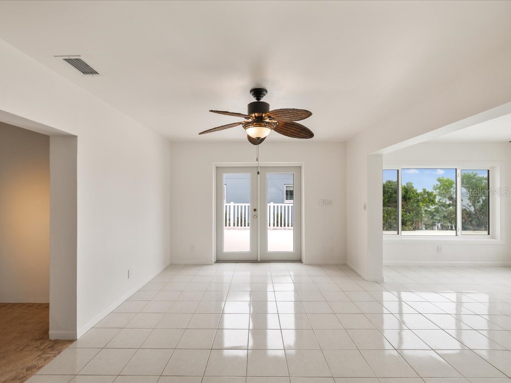 11549 48th Avenue N Saint Petersburg FL 33708 TB8456178 image7