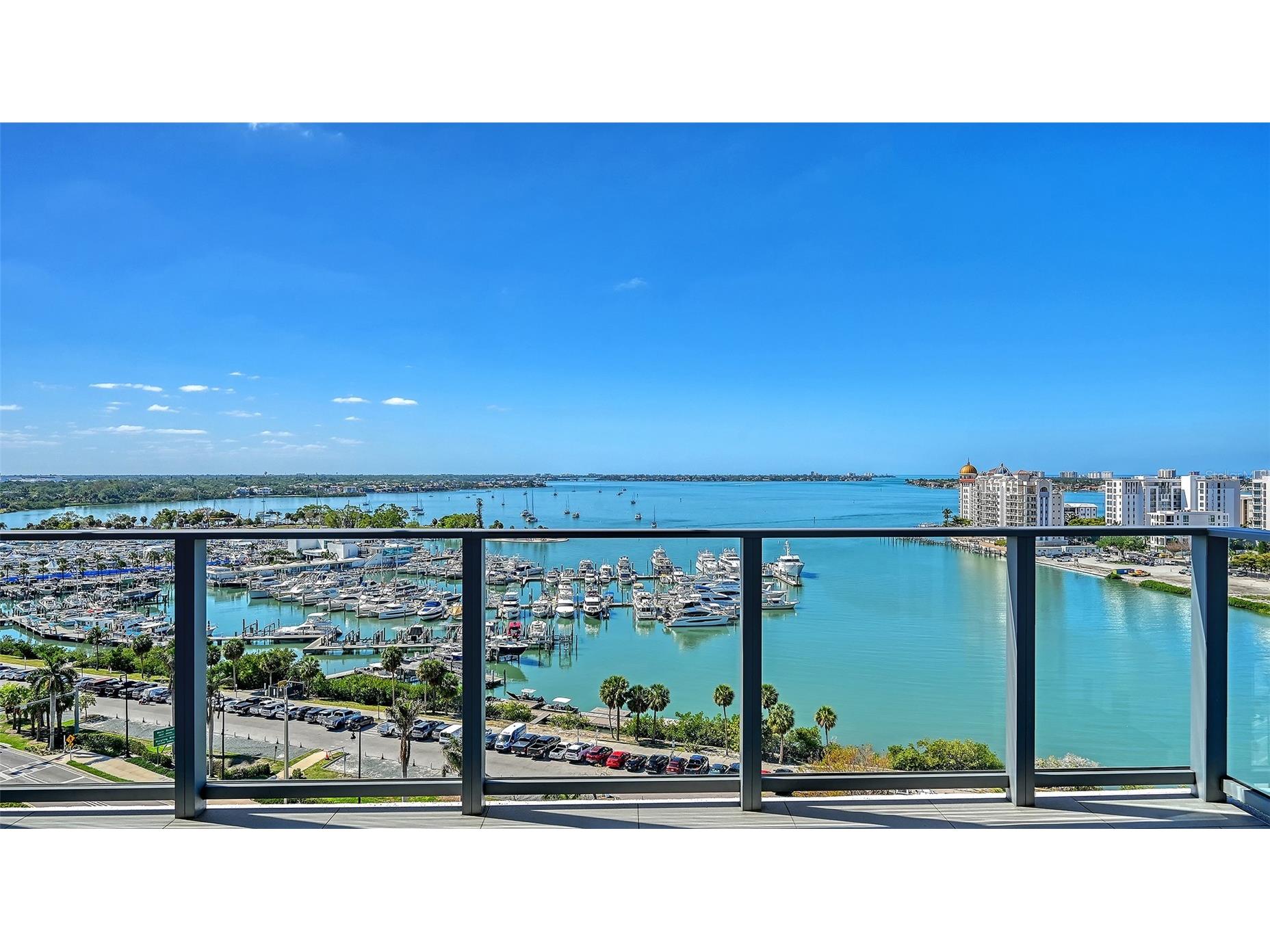 1155 N Gulfstream Avenue #1107 Sarasota FL 34236 - SARASOTA BAY / MARINA JACK A4689252 image1
