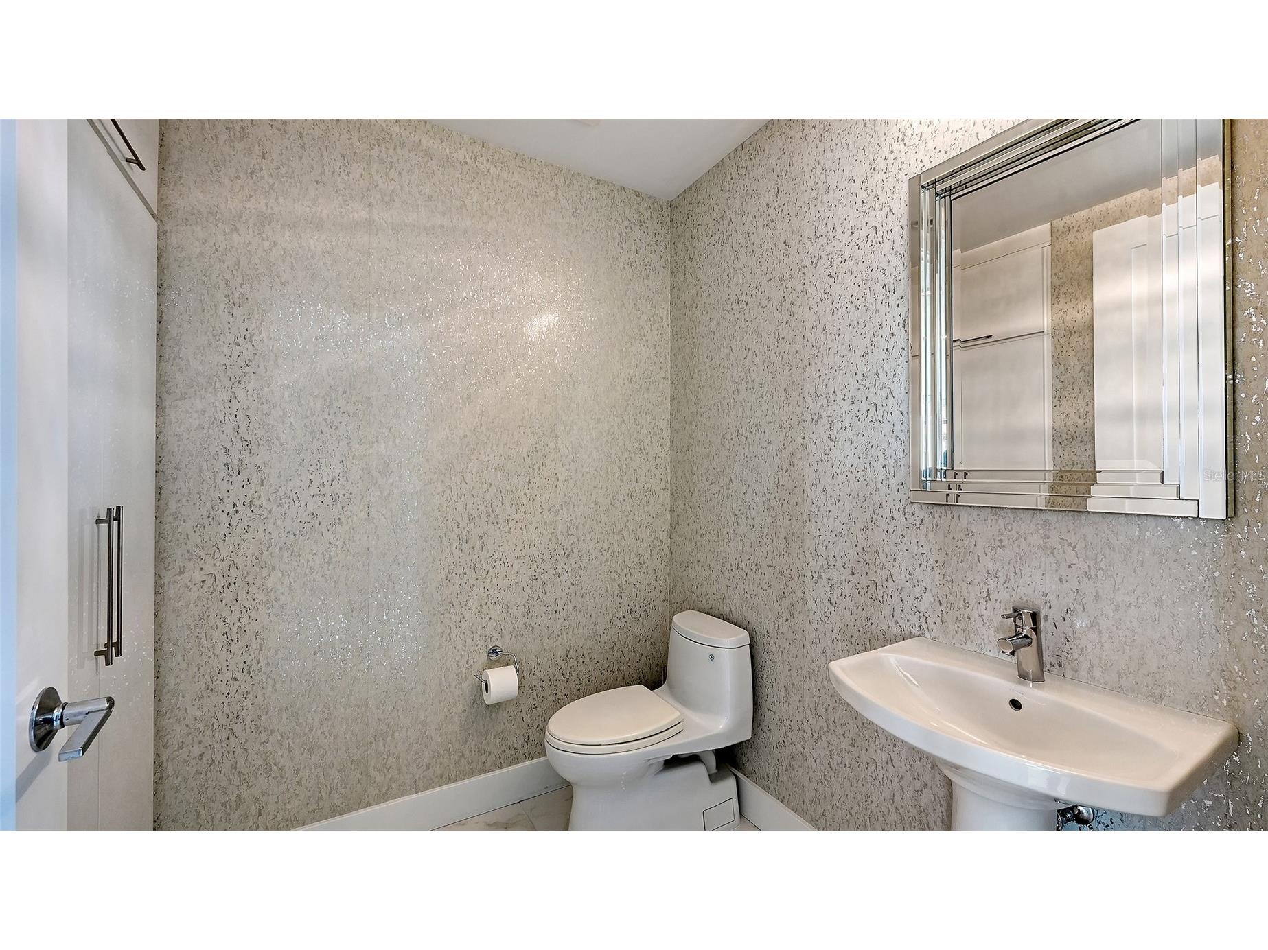 1155 N Gulfstream Avenue #1107 Sarasota FL 34236 - SARASOTA BAY / MARINA JACK A4689252 image30