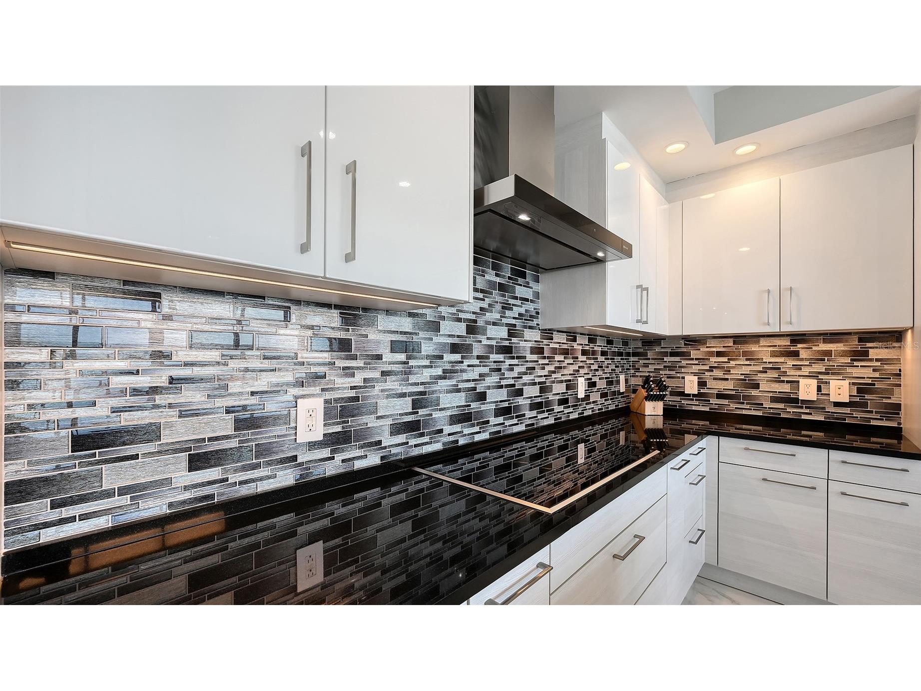 1155 N Gulfstream Avenue #1107 Sarasota FL 34236 - SARASOTA BAY / MARINA JACK A4695781 image28
