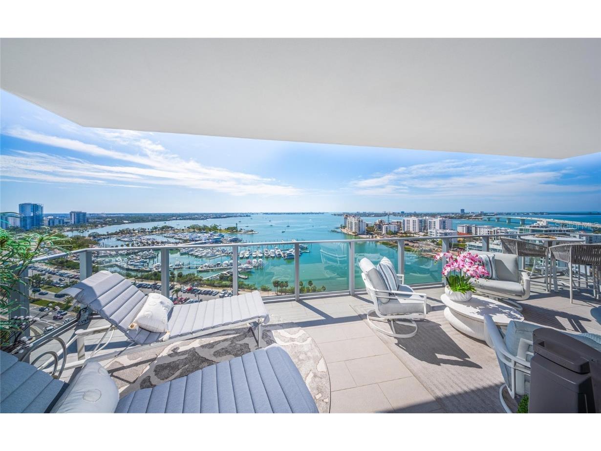 1155 N Gulfstream Avenue #1607 Sarasota FL 34236 A4664961 image2