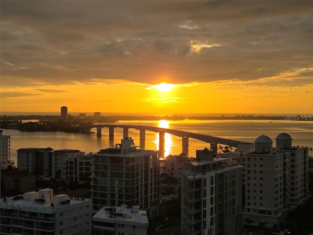 1155 N Gulfstream Avenue #1704 Sarasota FL 34236 - SARASOTA BAY A4676211 image3