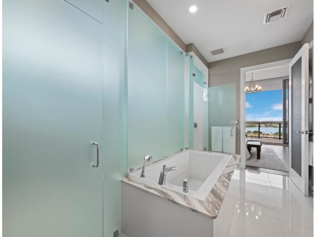 1155 N Gulfstream Avenue #1709 Sarasota FL 34236 A4670307 image25