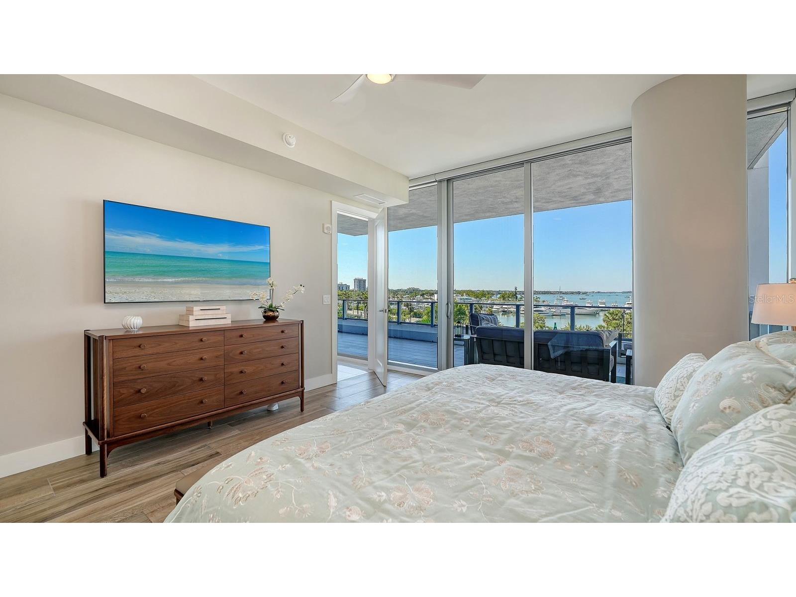 1155 N Gulfstream Avenue #401 Sarasota FL 34236 A4689843 image35