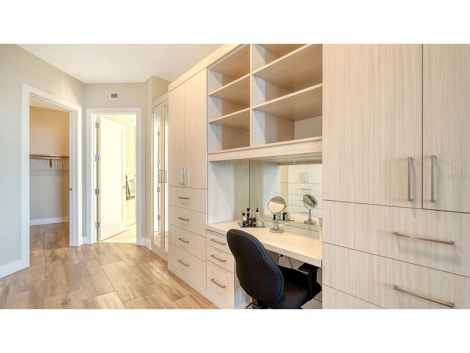 1155 N Gulfstream Avenue #401 Sarasota FL 34236 A4689843 image39
