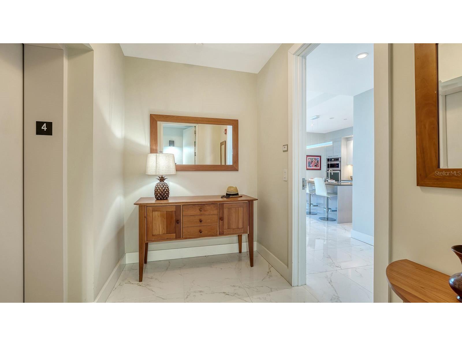 1155 N Gulfstream Avenue #401 Sarasota FL 34236 A4689843 image4