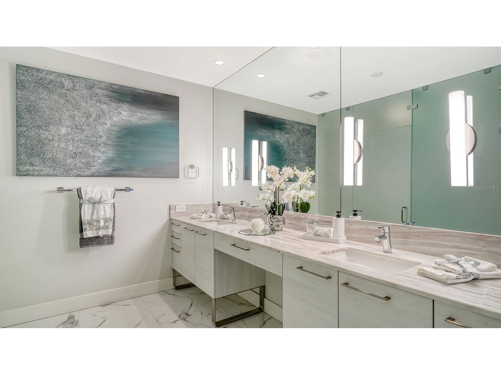 1155 N Gulfstream Avenue #401 Sarasota FL 34236 A4689843 image42