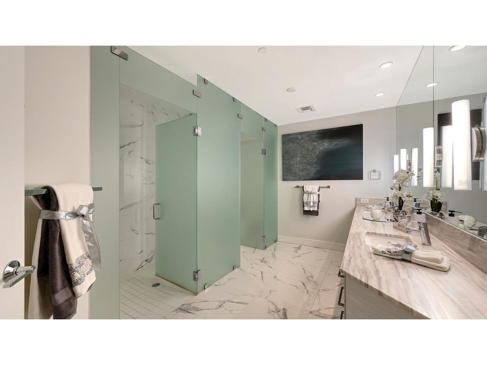 1155 N Gulfstream Avenue #401 Sarasota FL 34236 A4689843 image43