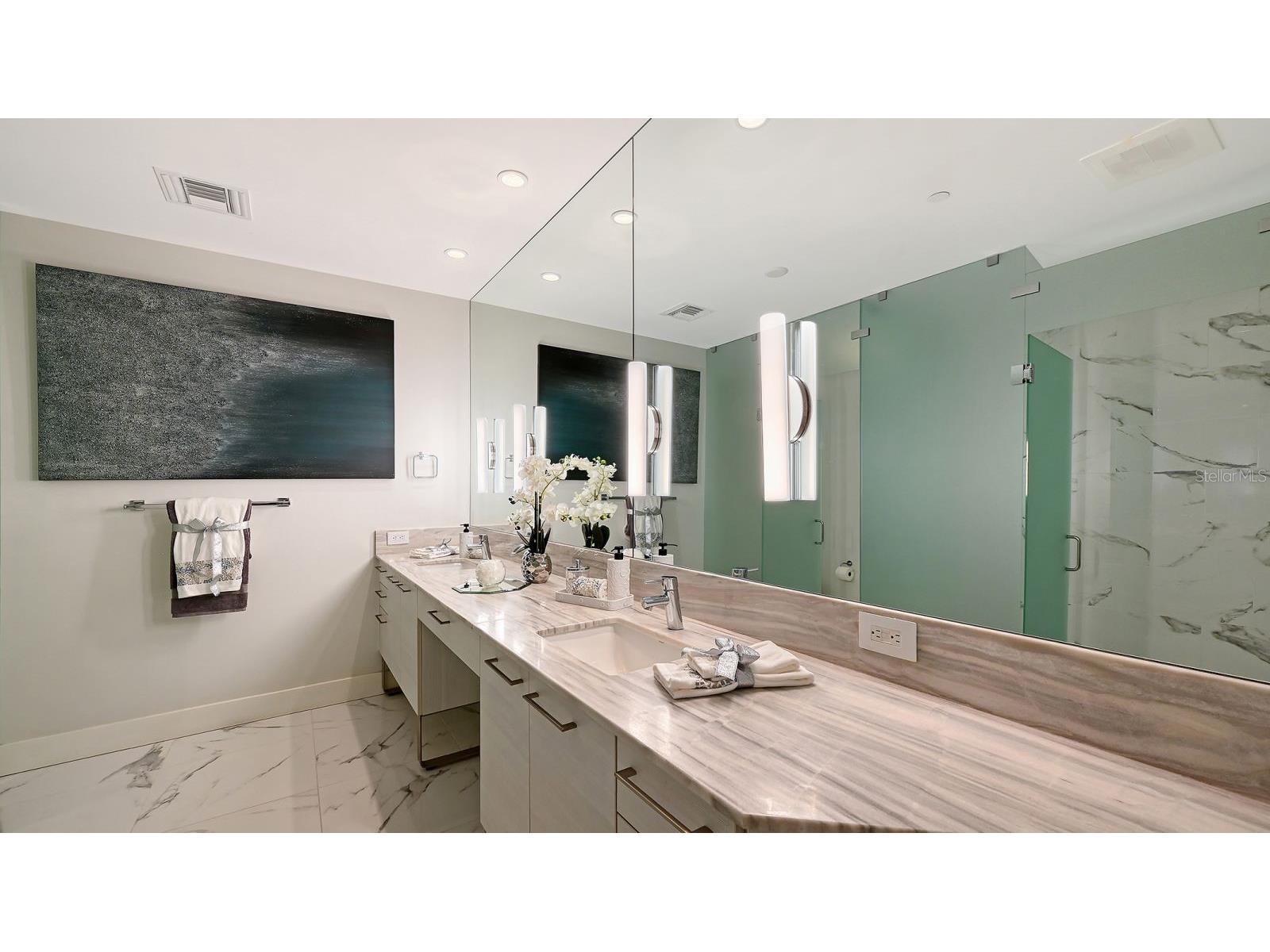 1155 N Gulfstream Avenue #401 Sarasota FL 34236 A4689843 image44