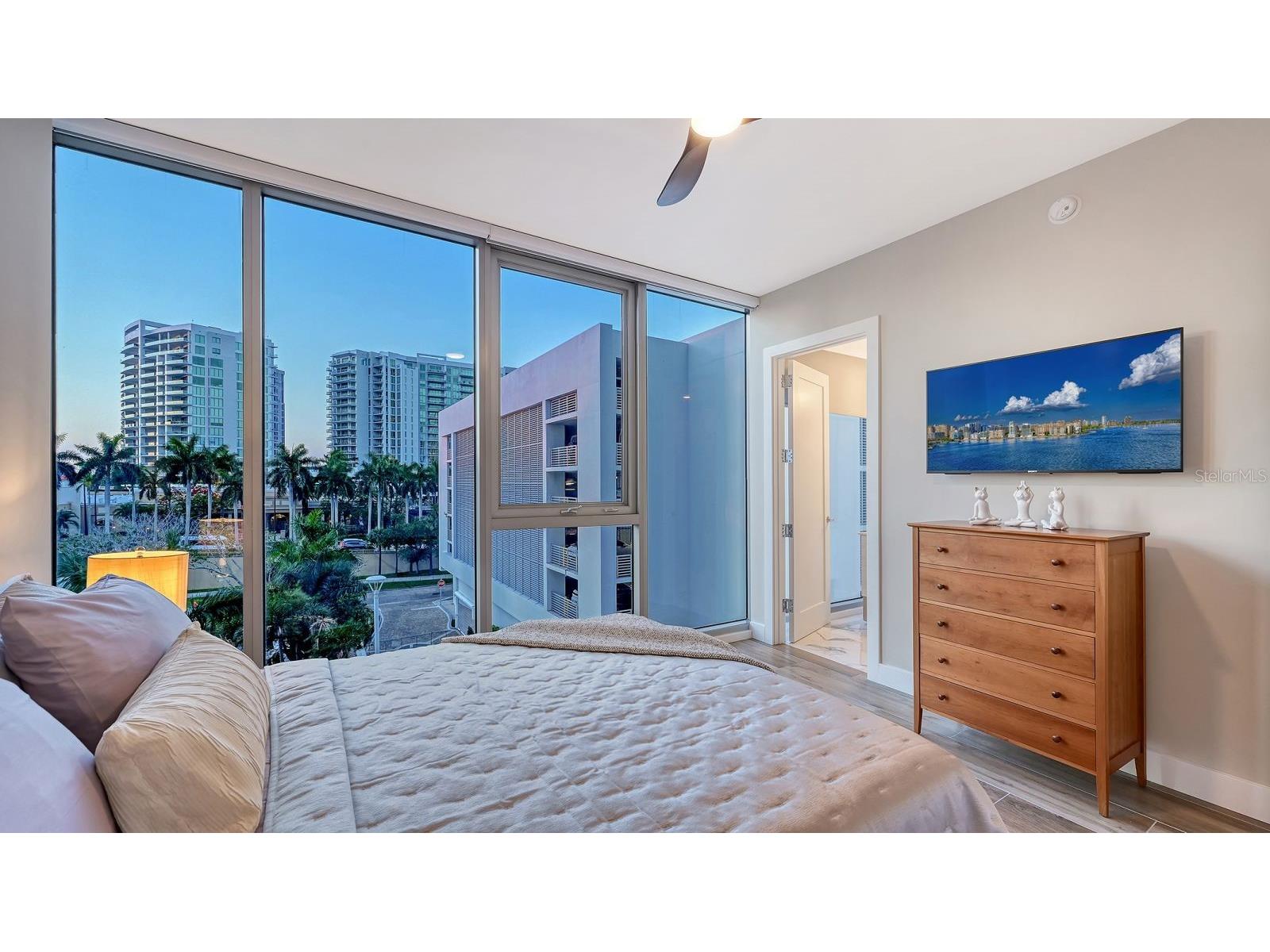 1155 N Gulfstream Avenue #401 Sarasota FL 34236 A4689843 image50