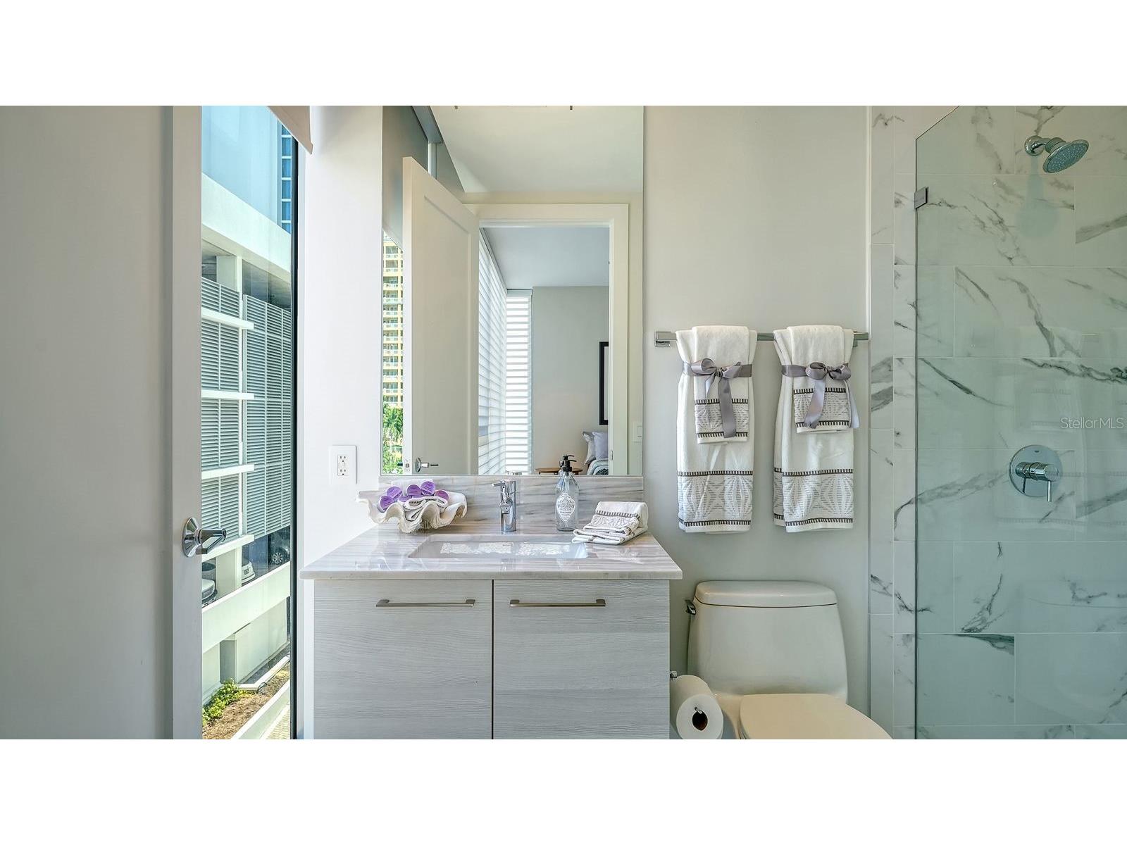 1155 N Gulfstream Avenue #401 Sarasota FL 34236 A4689843 image51