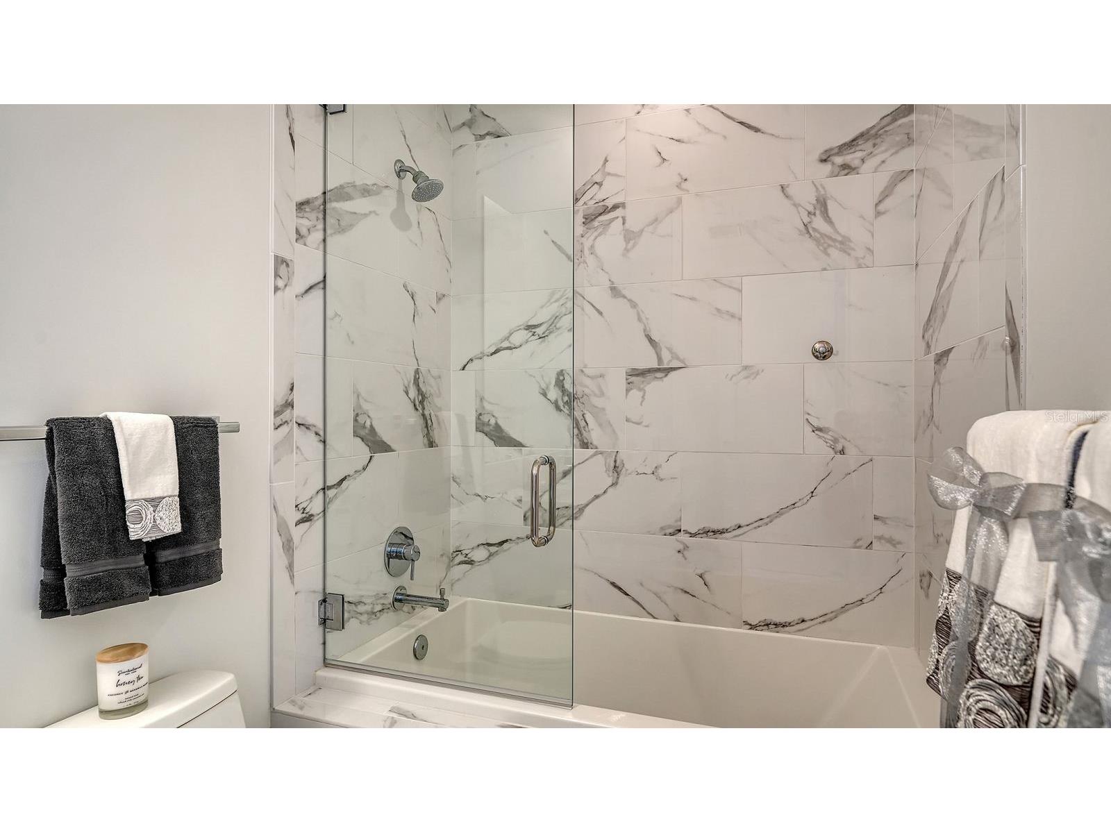 1155 N Gulfstream Avenue #401 Sarasota FL 34236 A4689843 image57