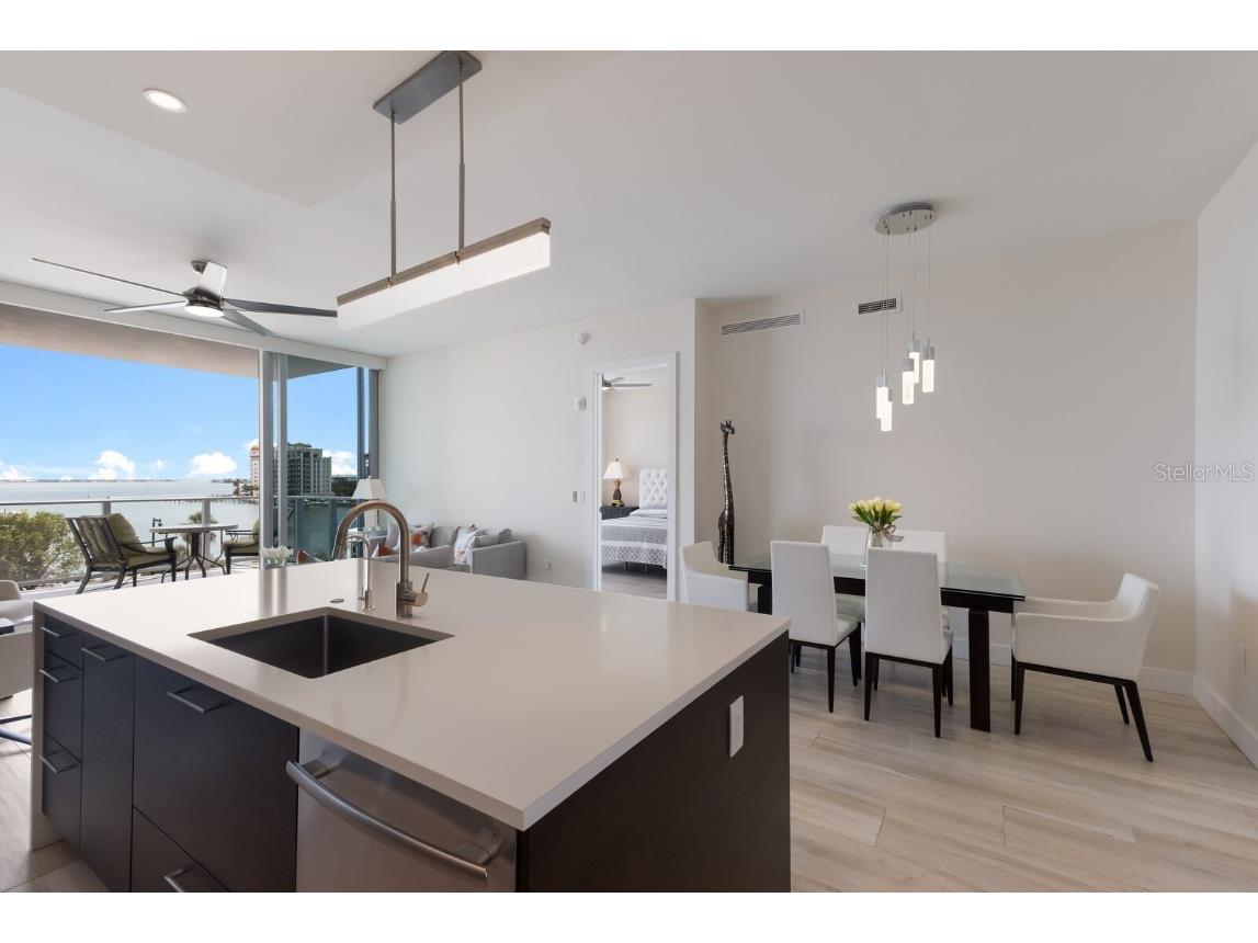 1155 N Gulfstream Avenue #406 Sarasota FL 34236 - SARASOTA BAY A4652324 image1