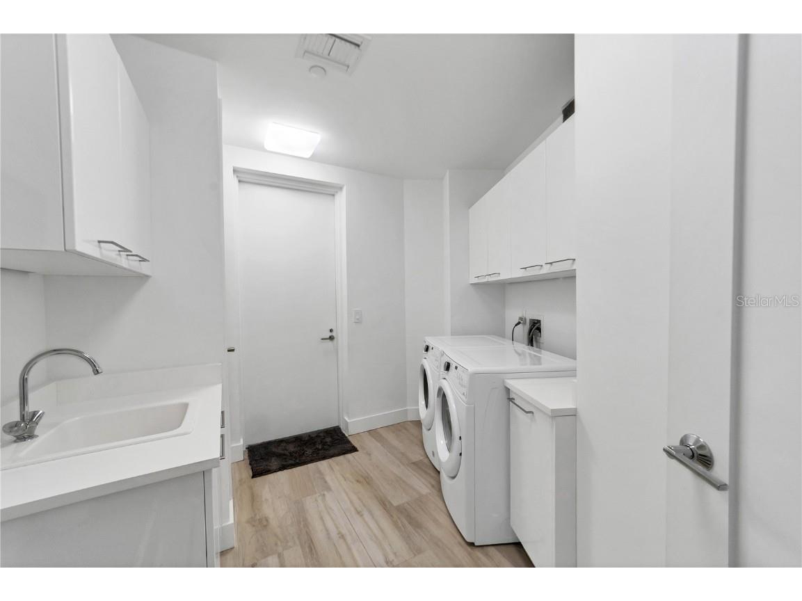 1155 N Gulfstream Avenue #802 Sarasota FL 34236 A4674218 image29