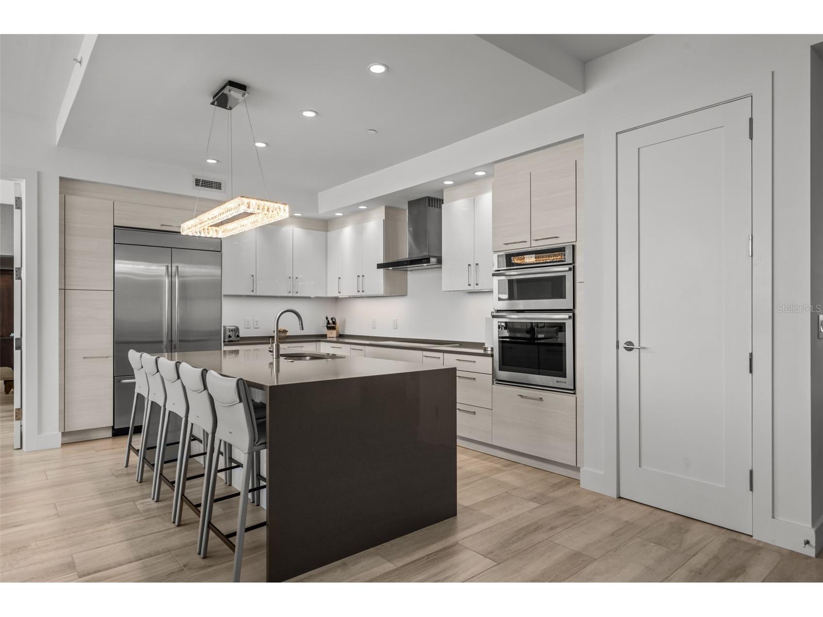 1155 N Gulfstream Avenue #802 Sarasota FL 34236 A4684831 image13