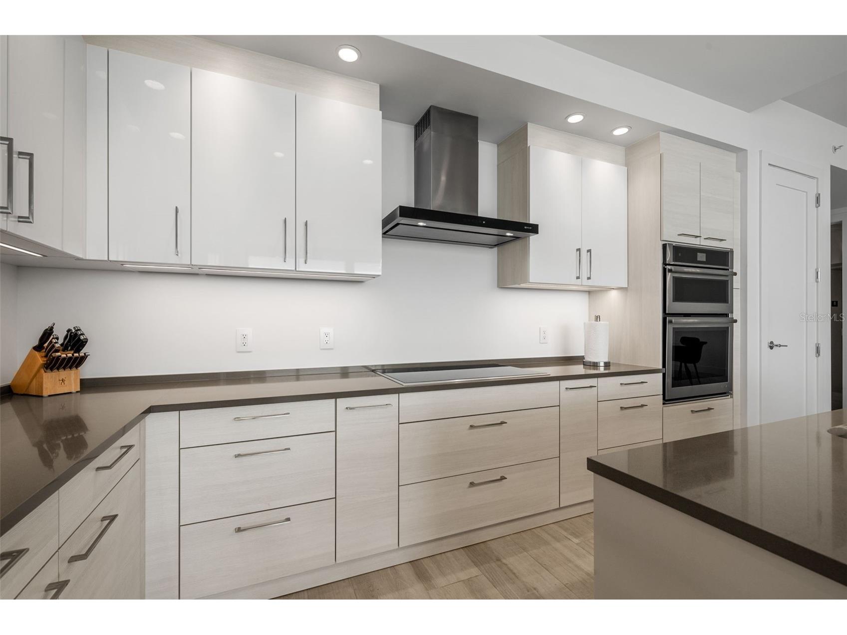 1155 N Gulfstream Avenue #802 Sarasota FL 34236 A4684831 image17