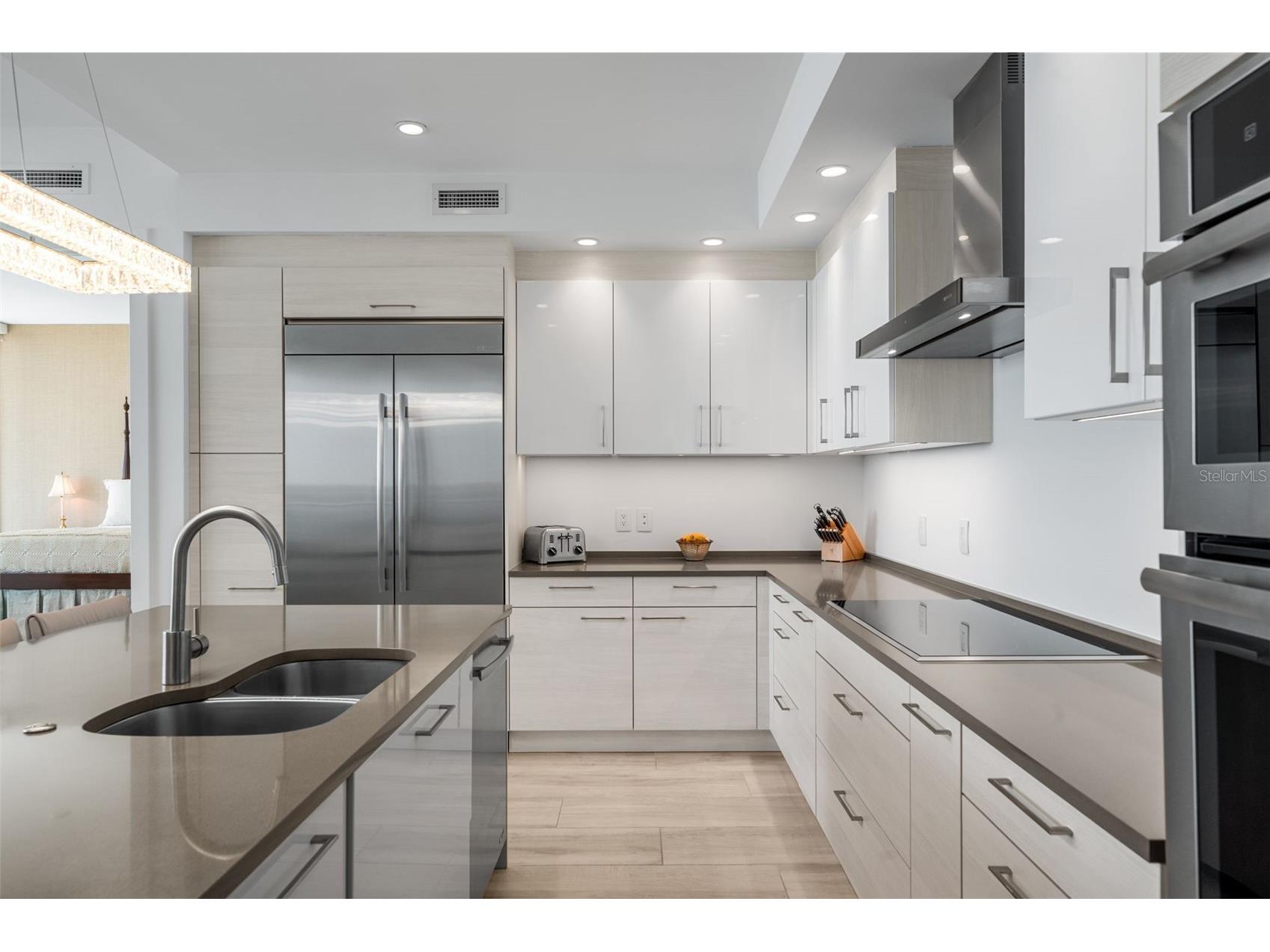 1155 N Gulfstream Avenue #802 Sarasota FL 34236 A4684831 image20