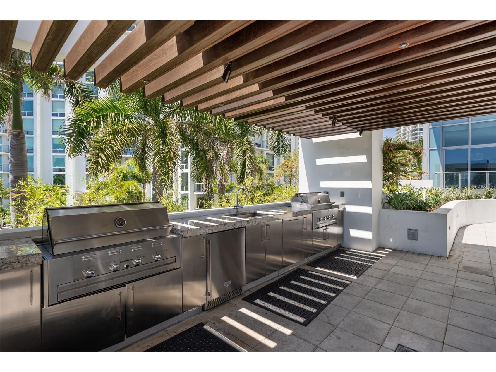 1155 N Gulfstream Avenue #802 Sarasota FL 34236 A4684831 image66