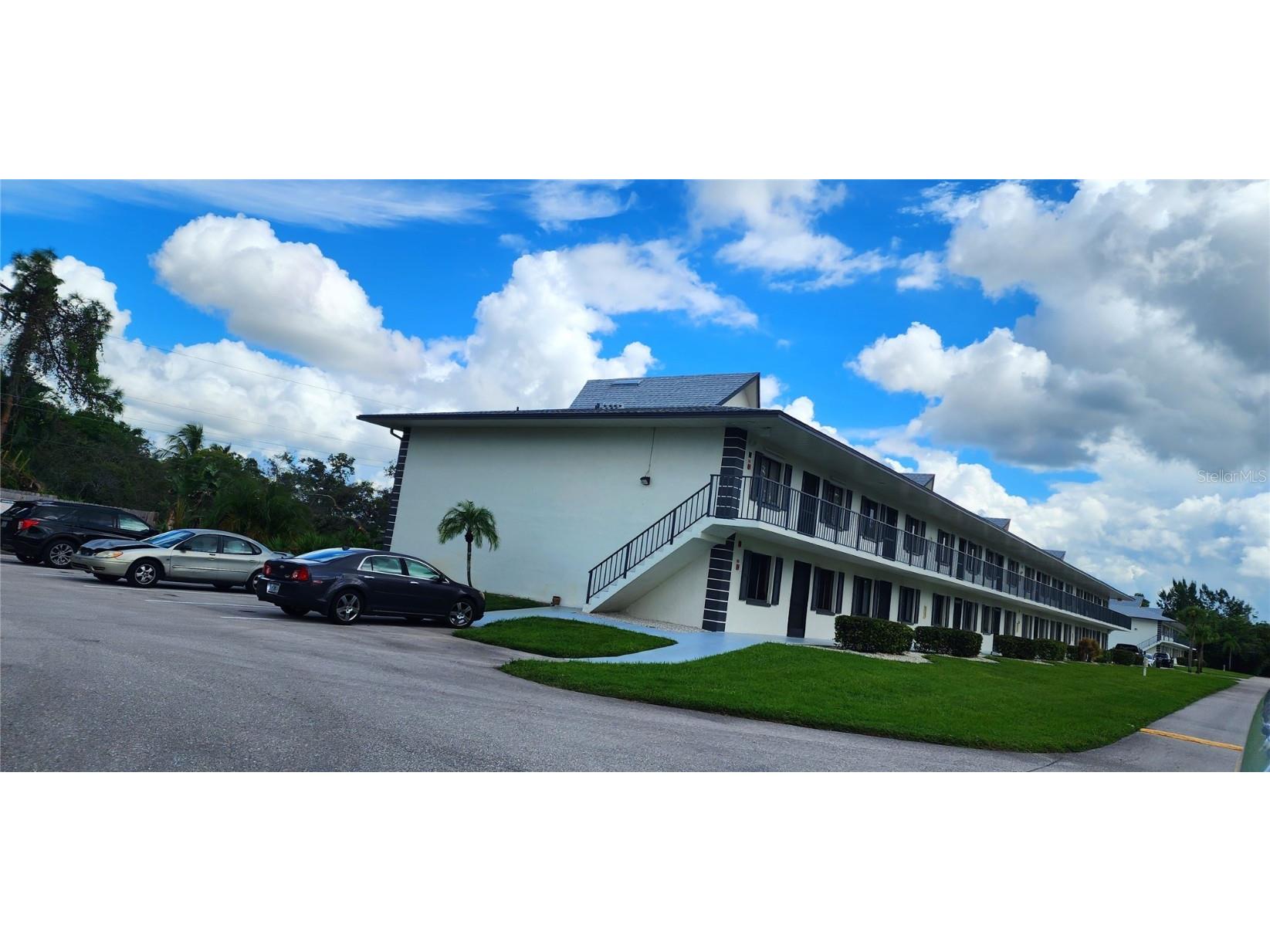 1155 Rosemary Court #B-207 Naples FL 34103 TB8314527 image1