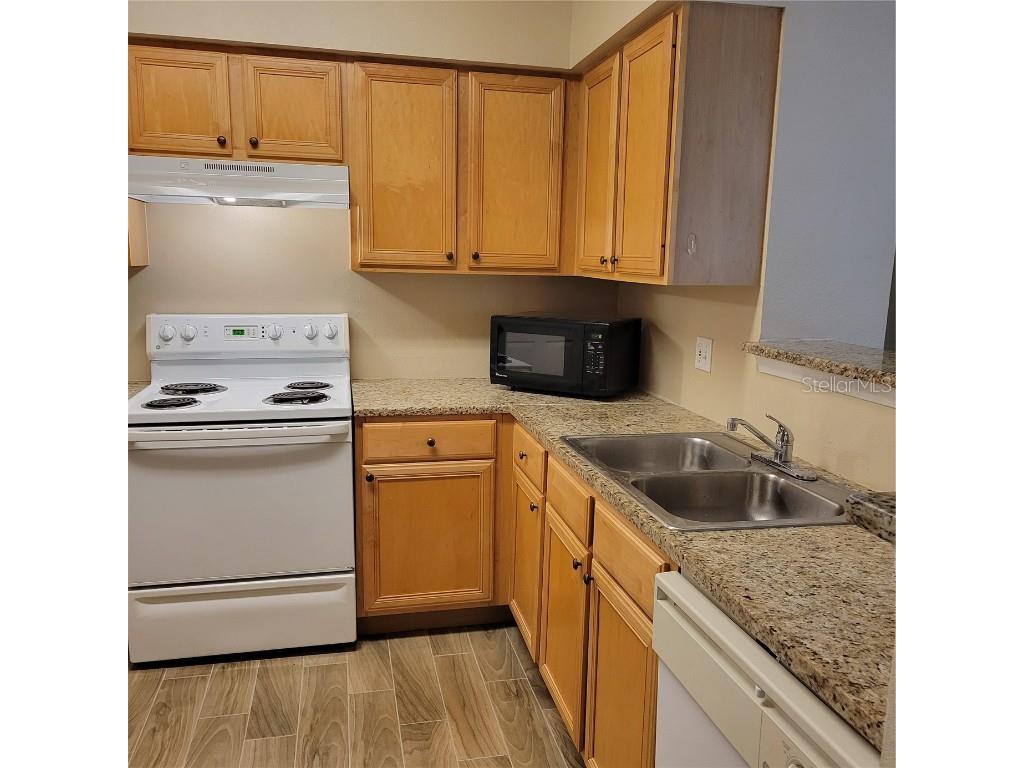 1155 Villagio Circle #102 Sarasota FL 34237 A4655593 image4