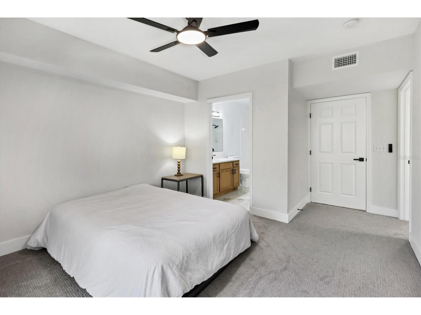 1155 Villagio Circle #205 Sarasota FL 34237 A4683439 image18
