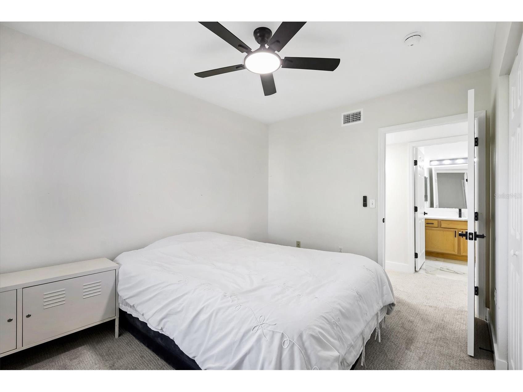1155 Villagio Circle #205 Sarasota FL 34237 A4683439 image25