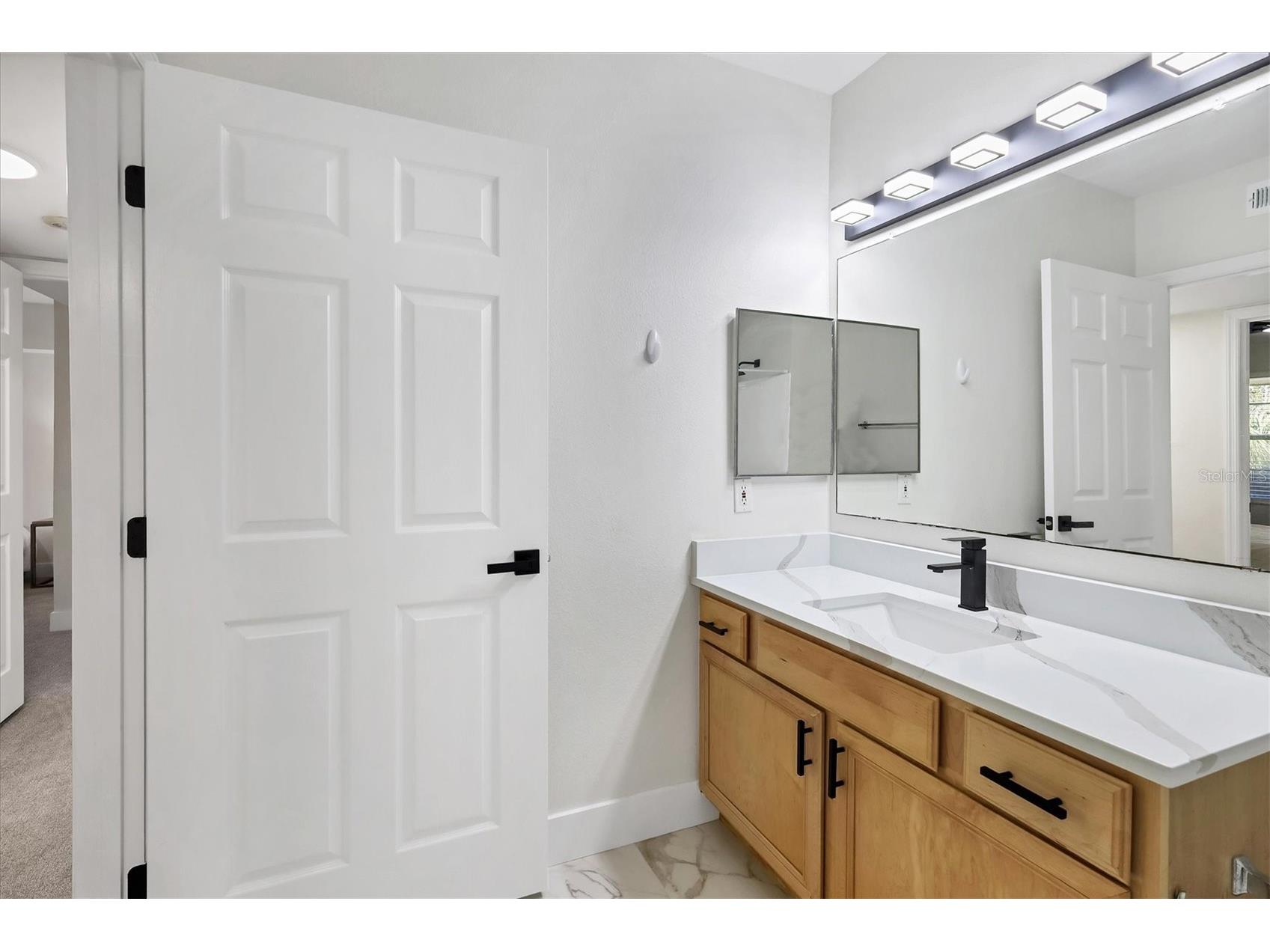 1155 Villagio Circle #205 Sarasota FL 34237 A4683439 image27