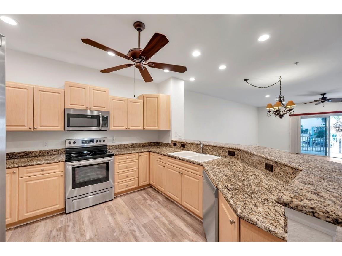 11555 Gulf Blvd Boulevard #115 Treasure Island FL 33706 TB8351061 image9