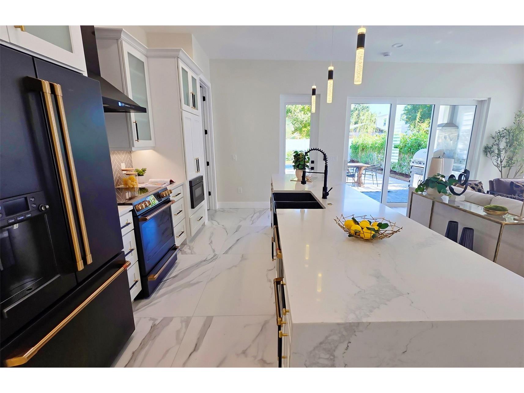 1156 Cocoanut Avenue Sarasota FL 34236 - SARASOTA BAY A4680261 image12