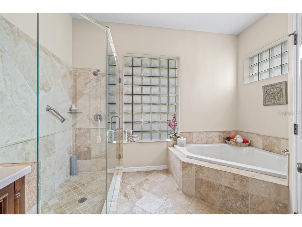 1156 Darlington Oak Drive NE Saint Petersburg FL 33703 TB8422604 image18