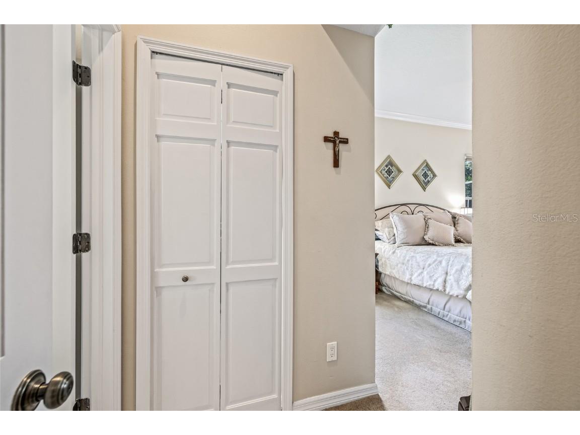 1156 Darlington Oak Drive NE Saint Petersburg FL 33703 TB8422604 image40