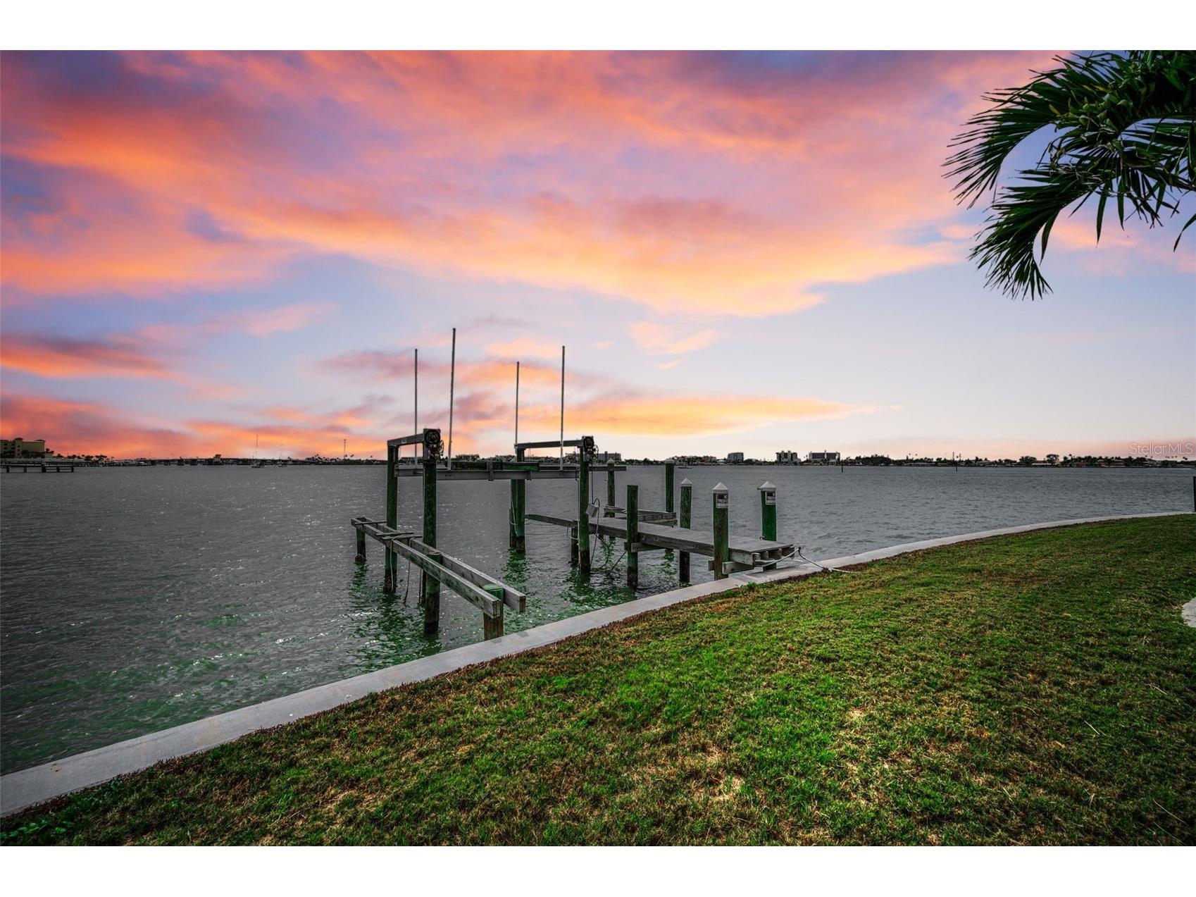11566 47th Avenue N Saint Petersburg FL 33708 TB8487254 image53