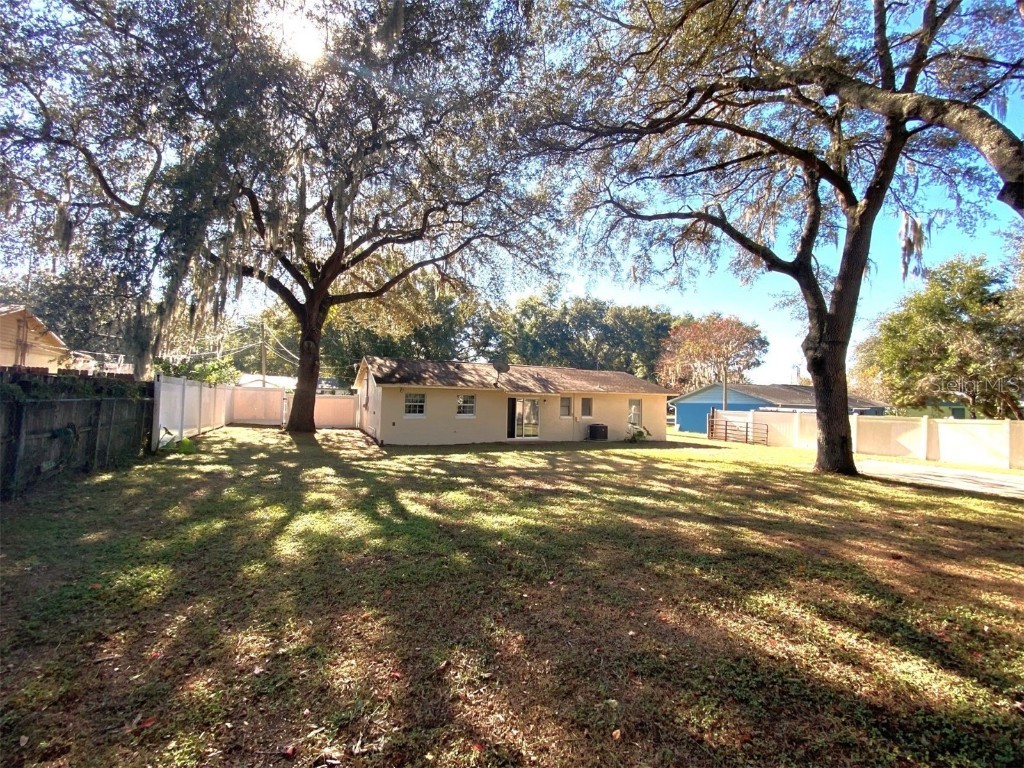 11585 SE 129th Lane Ocklawaha FL 32179 - LAKE WEIR G5105394 image17