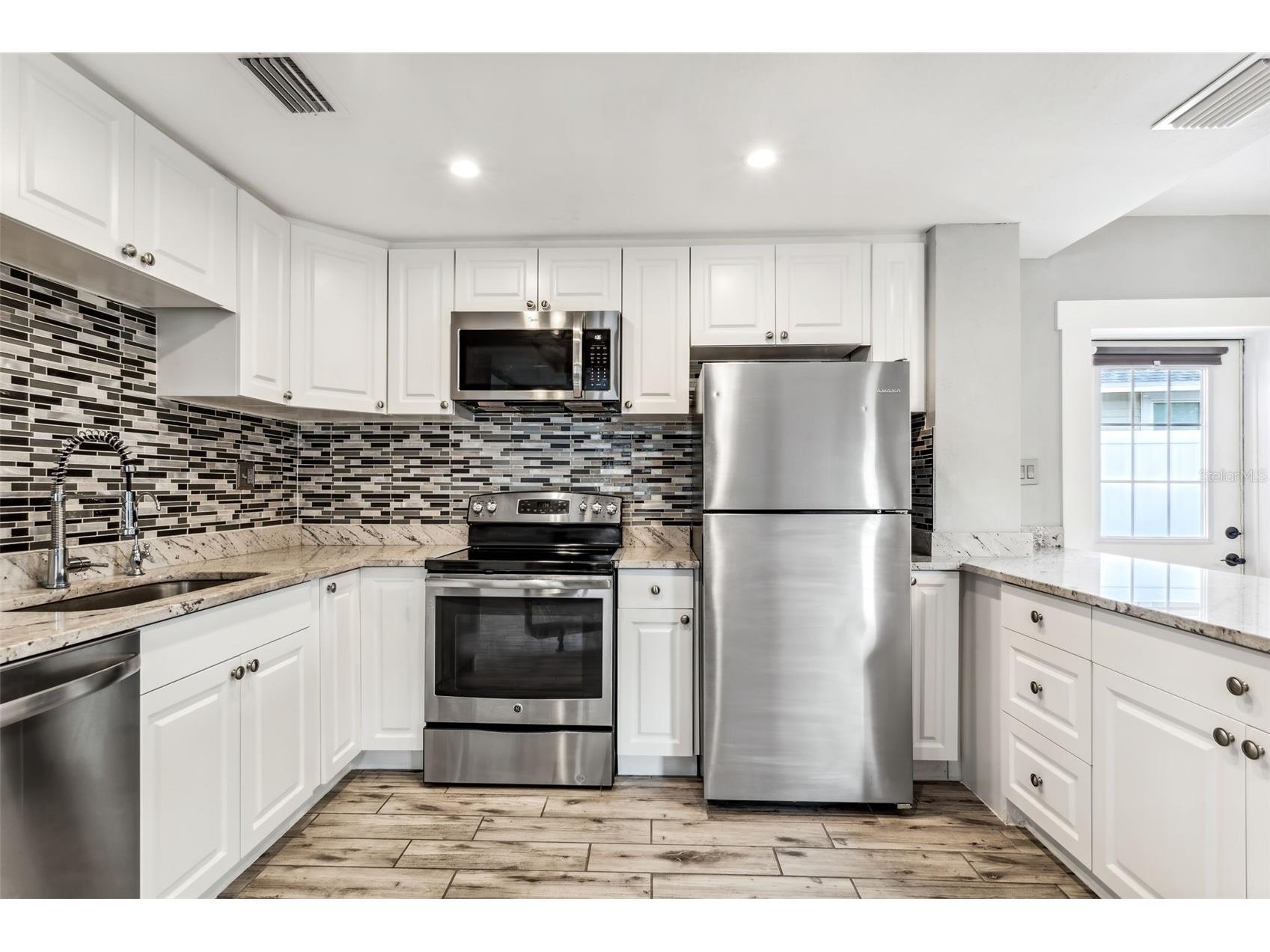 1159 35th Avenue N Saint Petersburg FL 33704 TB8472677 image10