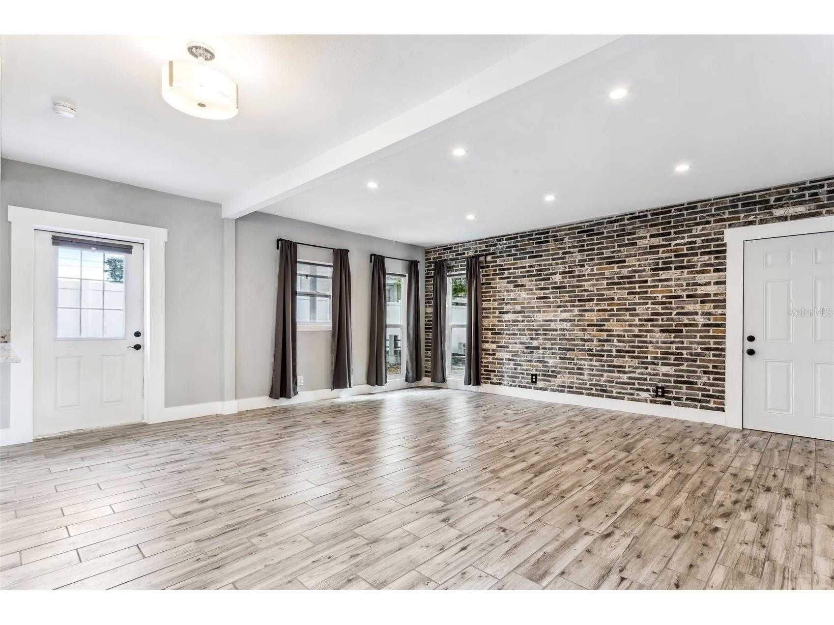 1159 35th Avenue N Saint Petersburg FL 33704 TB8472677 image8