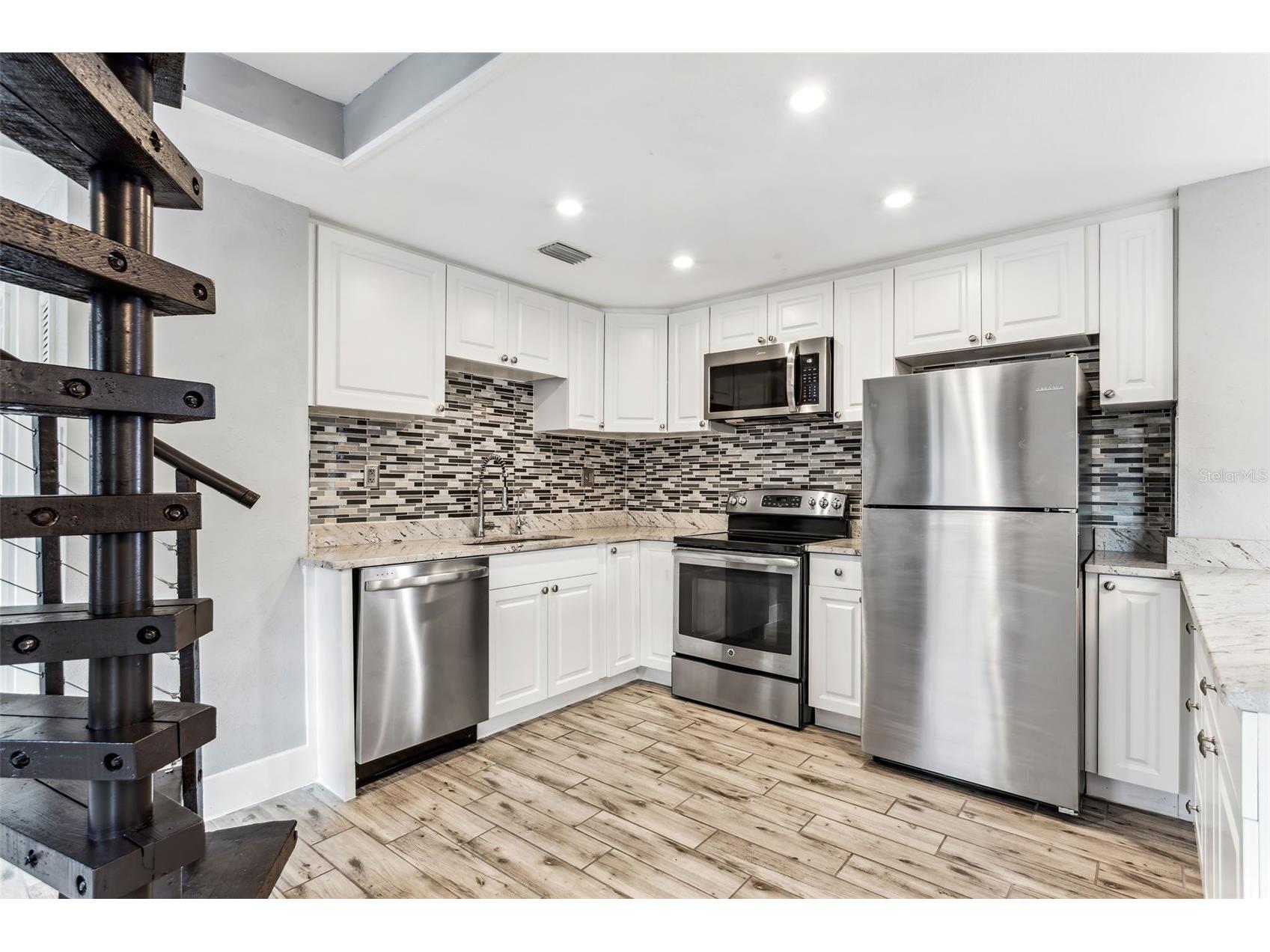 1159 35th Avenue N Saint Petersburg FL 33704 TB8472677 image9