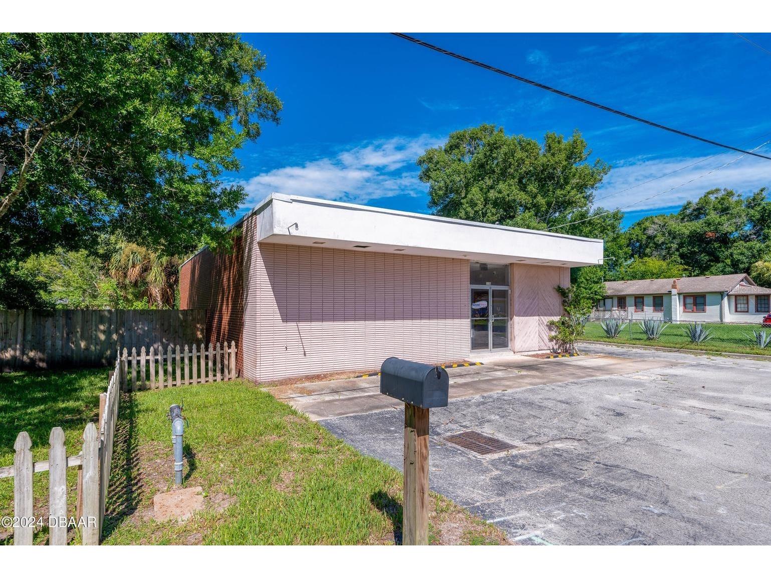 116 Center Street Daytona Beach FL 32117 V4948556 image1