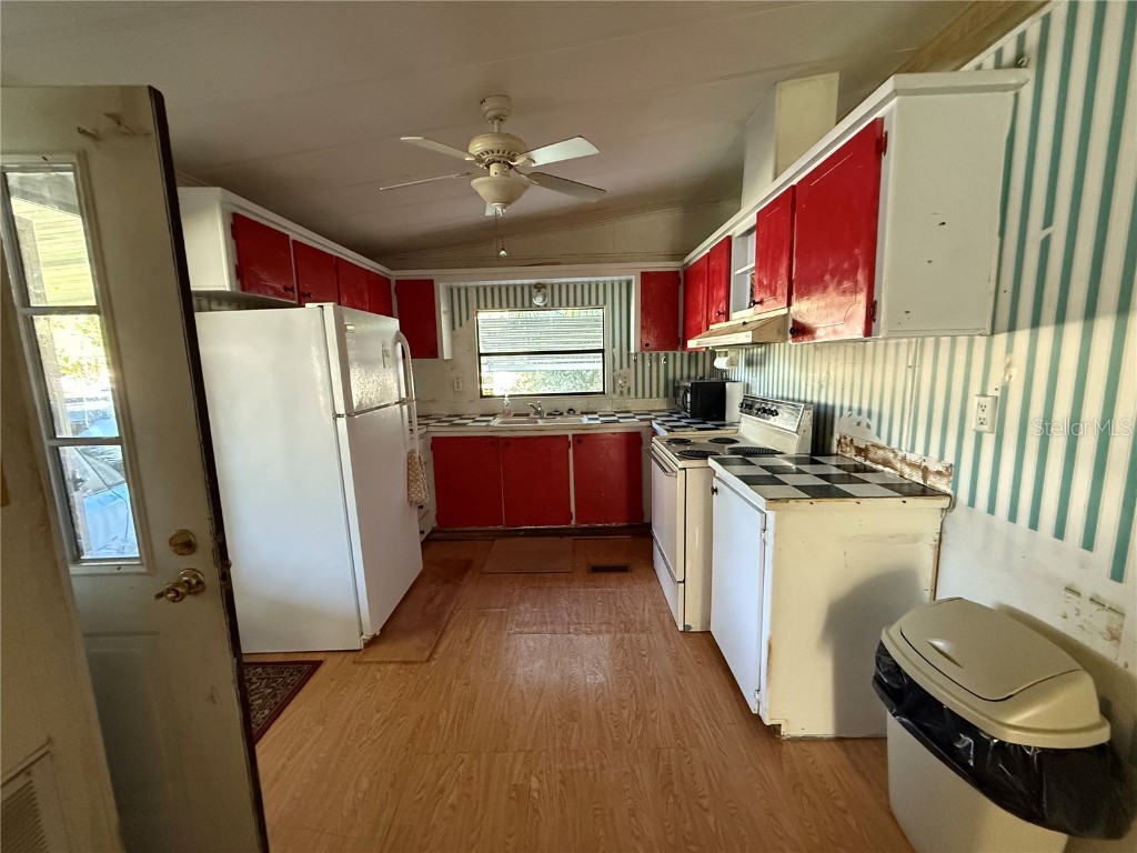 116 Cypress Road Wildwood FL 34785 - LAKE OKAHUMPKA G5101054 image3