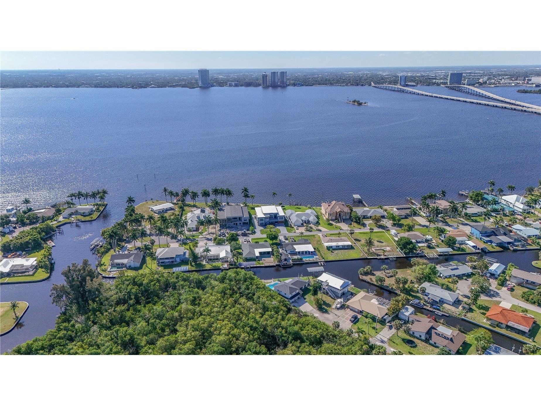 116 E North Shore Avenue North Fort Myers FL 33917 C7525410 image5