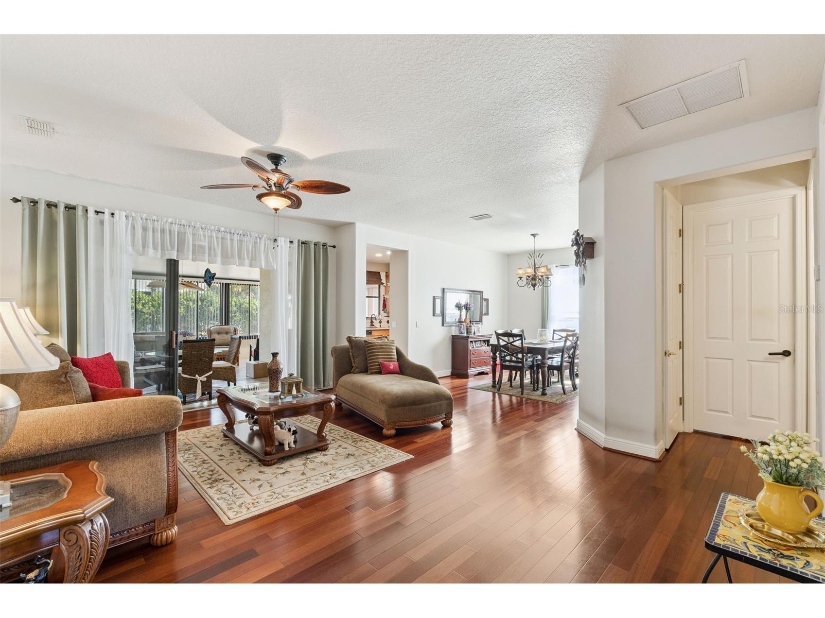 116 Glendale Court Kissimmee FL 34759 O6380665 image4