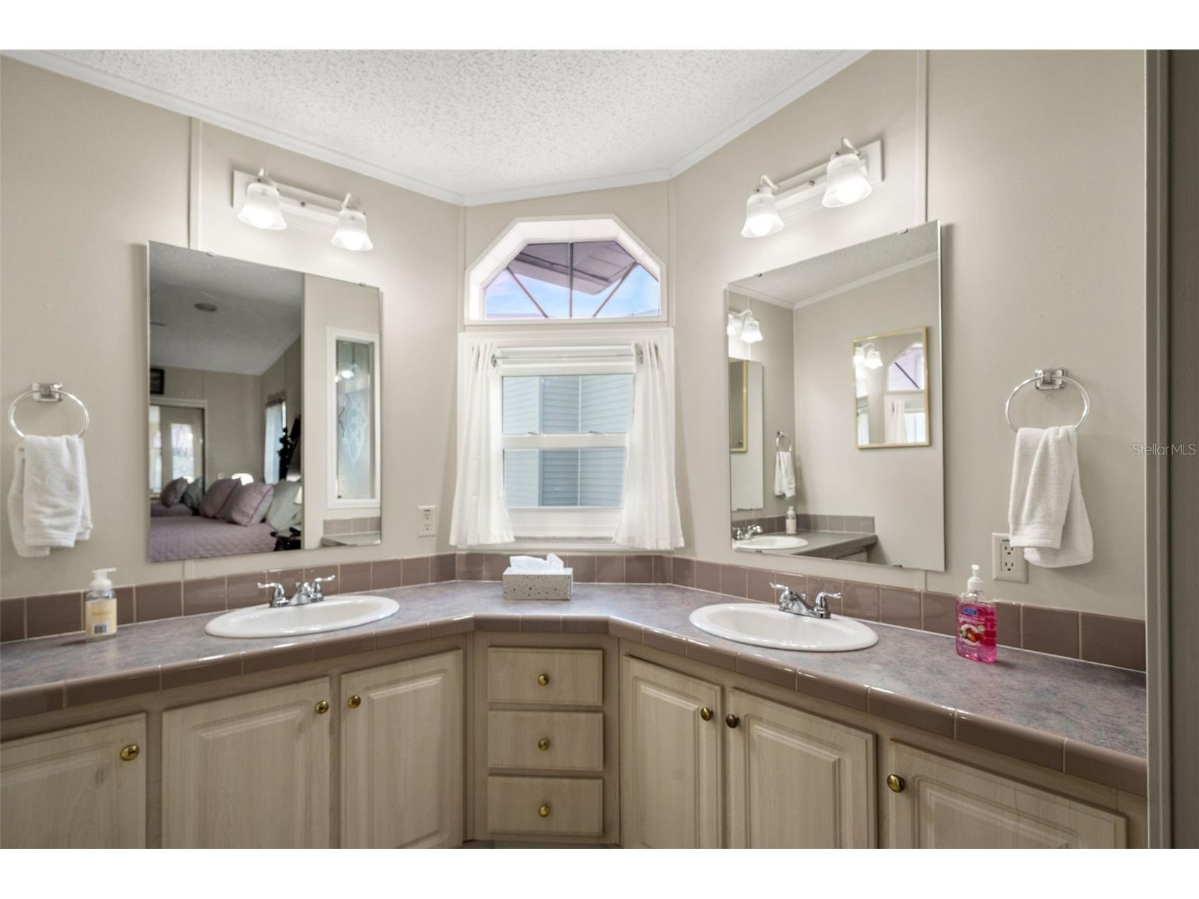 116 Mount Isle Avenue NE #116 Saint Petersburg FL 33702 - TAMPA BAY TB8526406 image22
