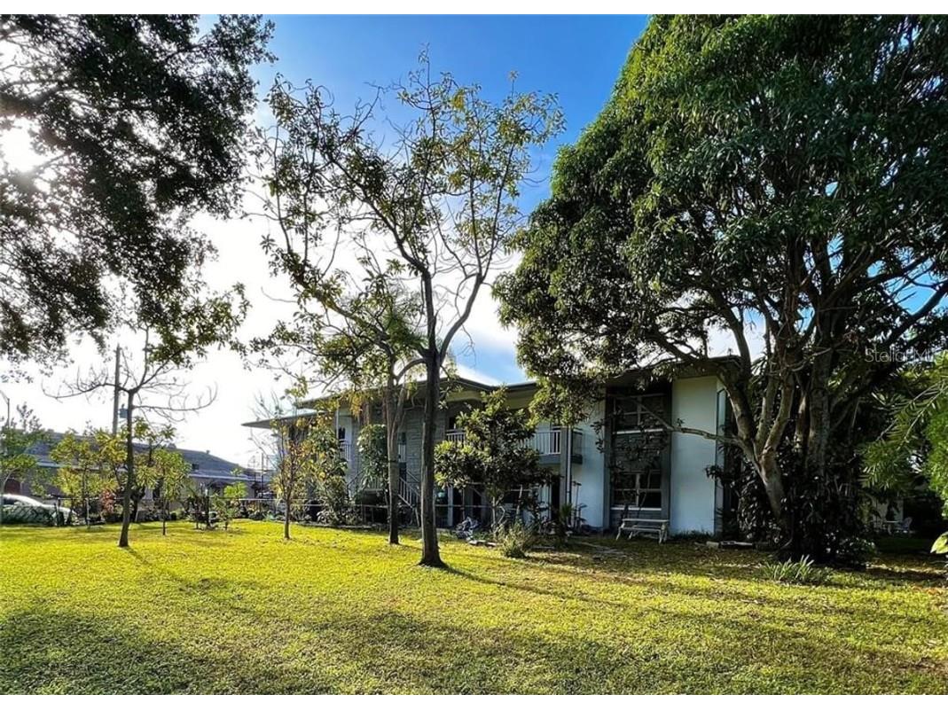 116 SW Jefferson Circle N #7 Saint Petersburg FL 33703 U8215952 image1