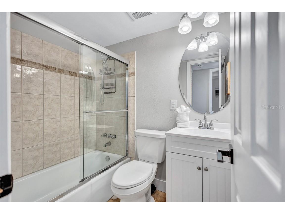 116 Vista Hermosa Circle #106C Sarasota FL 34242 A4661867 image18