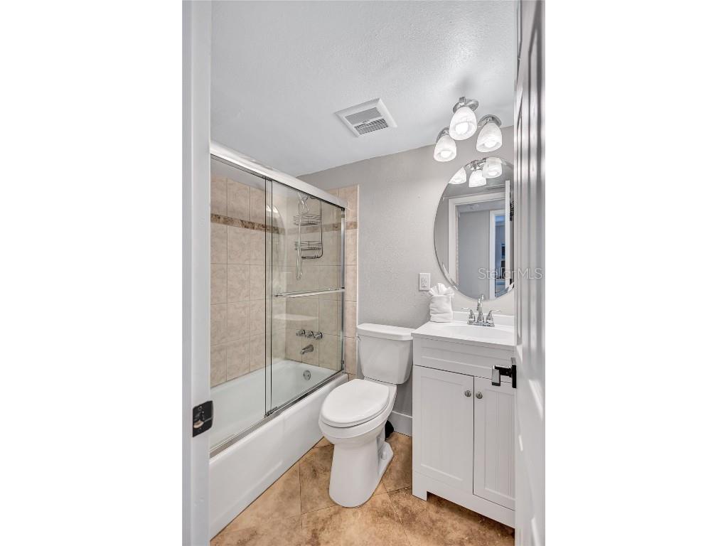 116 Vista Hermosa Circle #106C Sarasota FL 34242 A4661867 image19