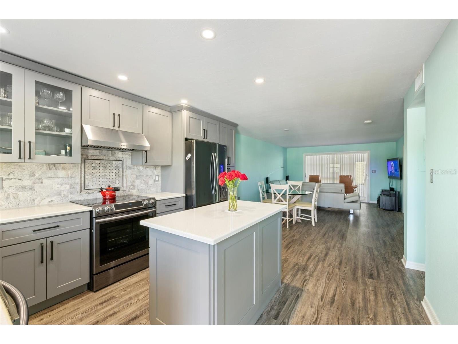 116 Vista Hermosa Circle #204C Sarasota FL 34242 A4693969 image9