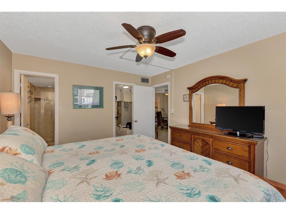 116 Vista Hermosa Circle #210C Sarasota FL 34242 A4578083 image24