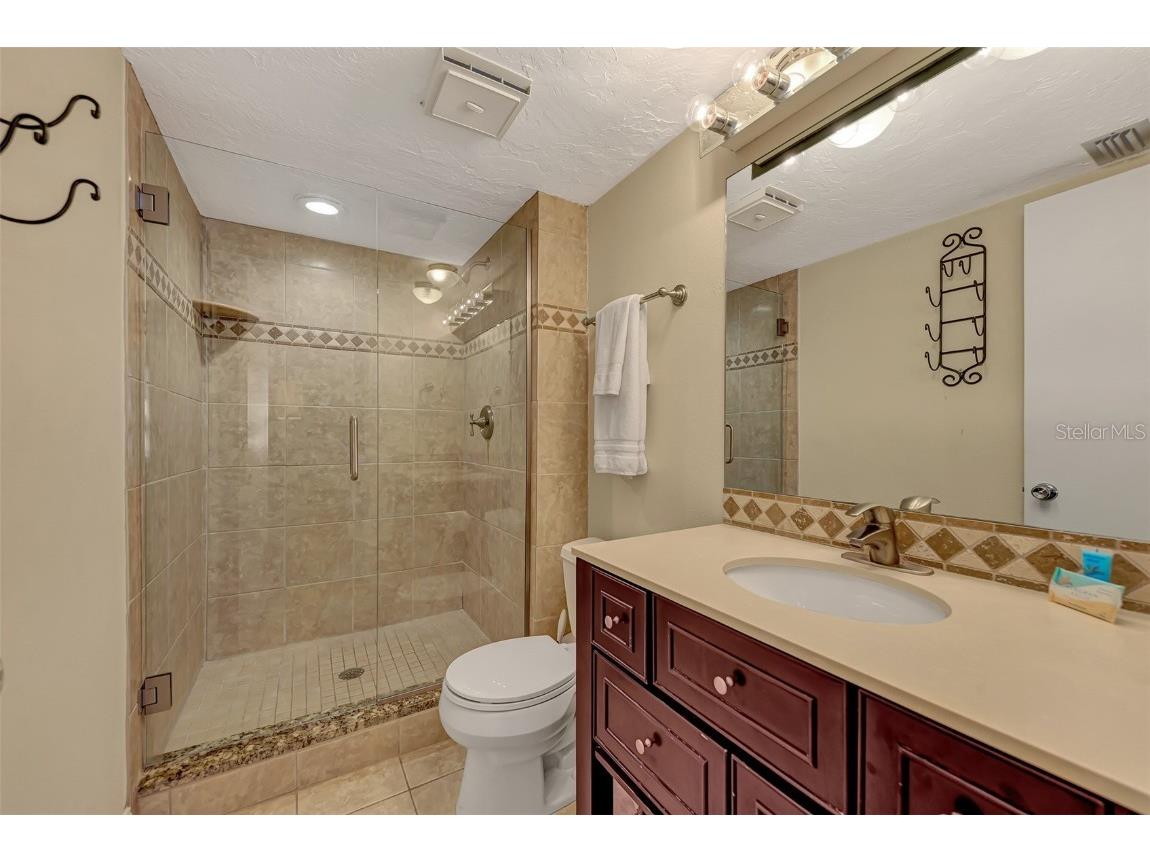 116 Vista Hermosa Circle #210C Sarasota FL 34242 A4578083 image25