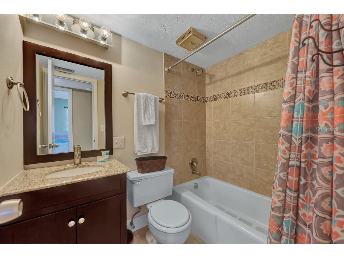 116 Vista Hermosa Circle #210C Sarasota FL 34242 A4578083 image28