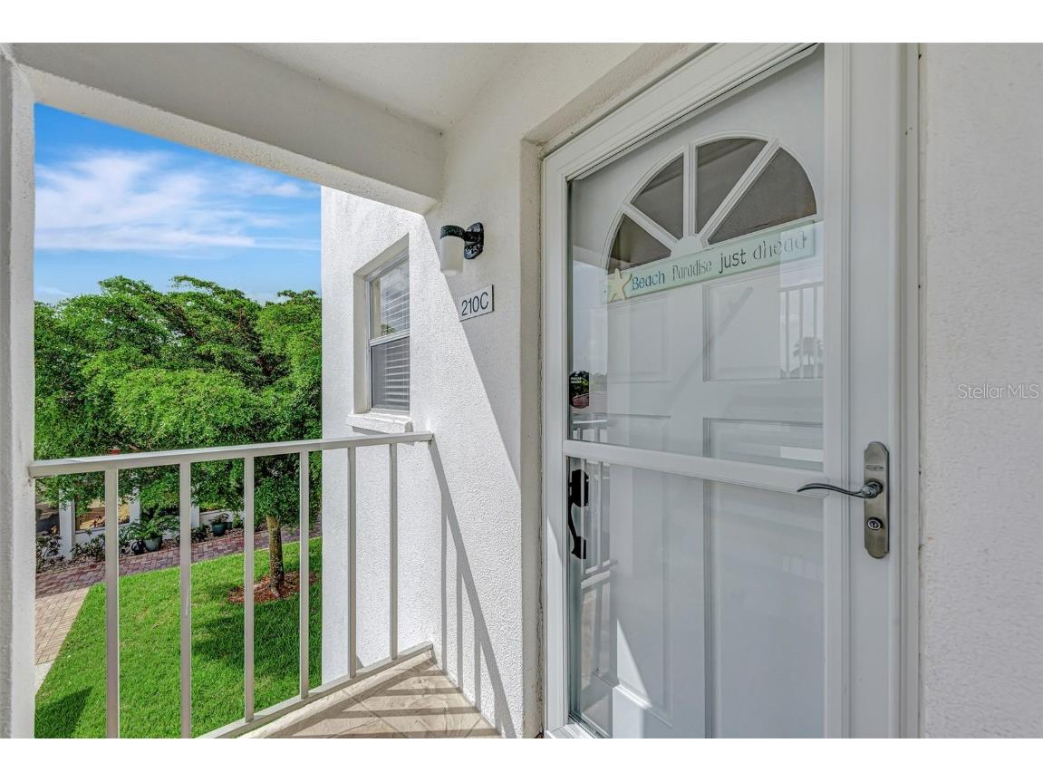 116 Vista Hermosa Circle #210C Sarasota FL 34242 A4578083 image3